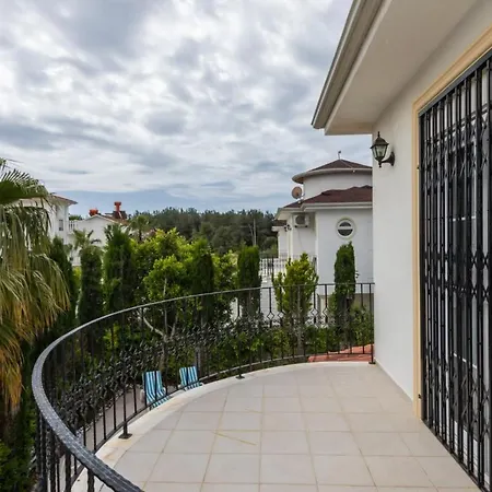 Fancy And Comfortable Villa With Private Pool In Belek فيلة *
